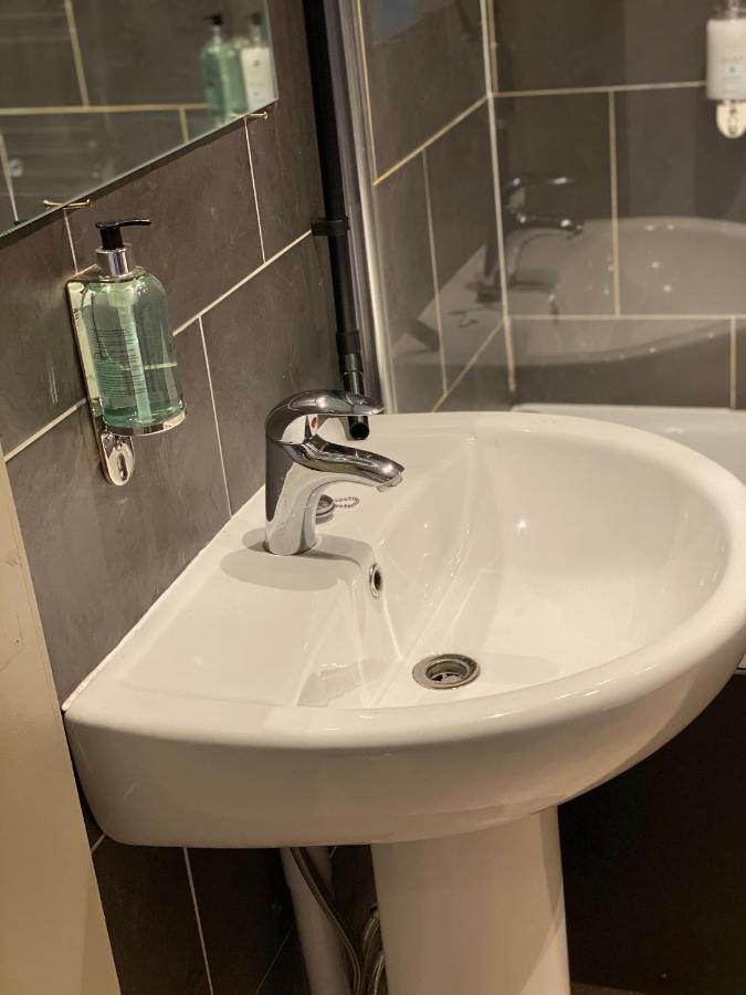 Lodge At Tap Haus Mansfield Woodhouse Bagian luar foto
